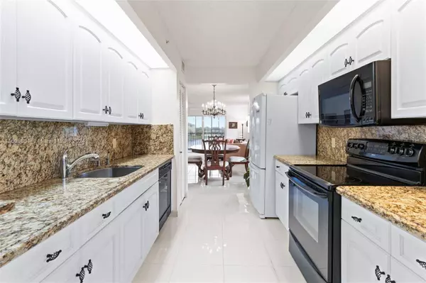 901 SW 141st Ave #312M, Pembroke Pines, FL 33027