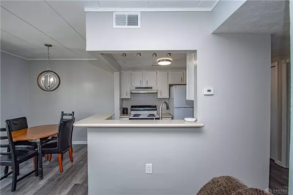 1116 Eagle Feather Circle #F, West Carrollton, OH 45449