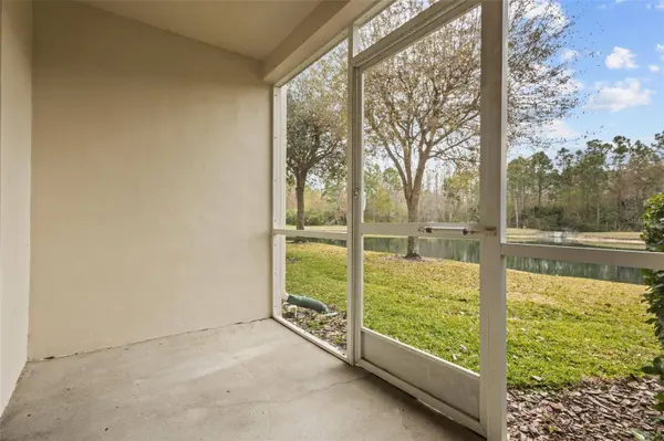 9540 CHARLESBERG DR, Tampa, FL 33635