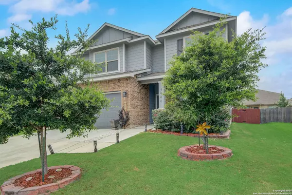 5946 LARKSPUR VLY, San Antonio, TX 78218-2327
