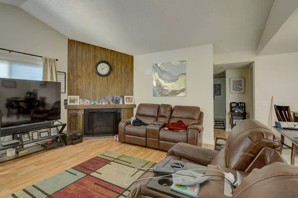 3439 Viking DR, Sacramento, CA 95827