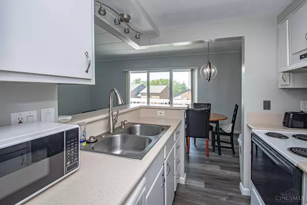 1116 Eagle Feather Cir #F, West Carrollton, OH 45449