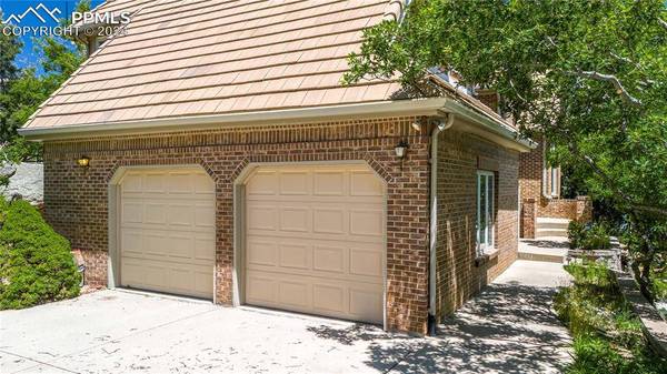 30 Ellsworth ST, Colorado Springs, CO 80906