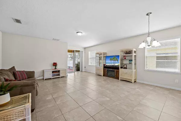 325 RED KITE DR, Groveland, FL 34736