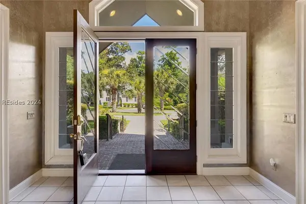14 Retreat LN, Hilton Head Island, SC 29928