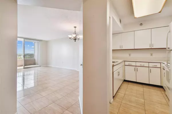 2333 FEATHER SOUND DR #C708, Clearwater, FL 33762