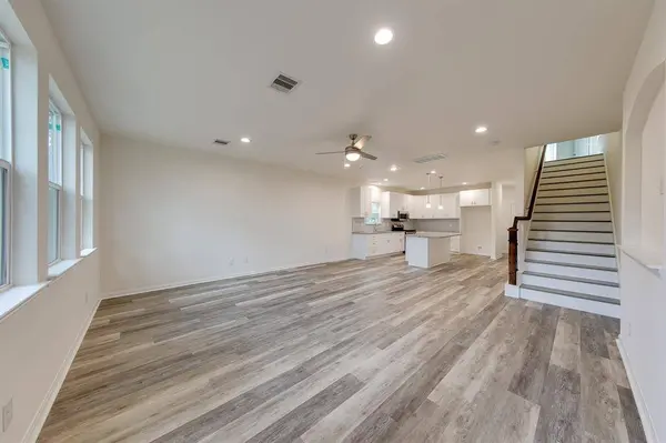 8703 Sunderland RD, Houston, TX 77028