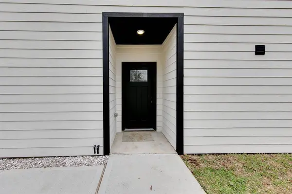 8703 Sunderland RD, Houston, TX 77028