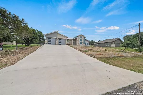 2210 ROCKY RIDGE LOOP, Canyon Lake, TX 78133-2070