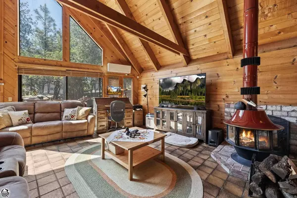 20265 Pleasantview Drive, Groveland, CA 95321-9367