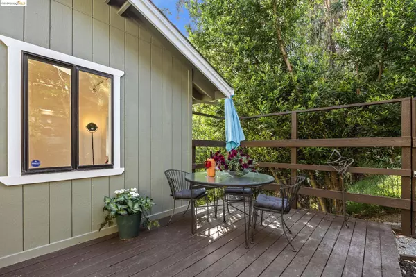 7725 Skyline Blvd, Oakland, CA 94611