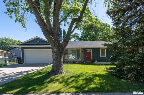 5741 Oak Brook RD, Davenport, IA 52806