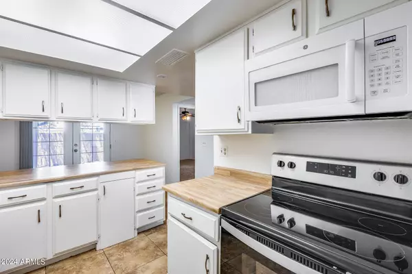 2533 W HAZELWOOD Street #6, Phoenix, AZ 85017