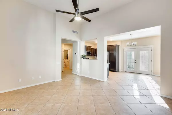 5332 W MOLLY Lane, Phoenix, AZ 85083