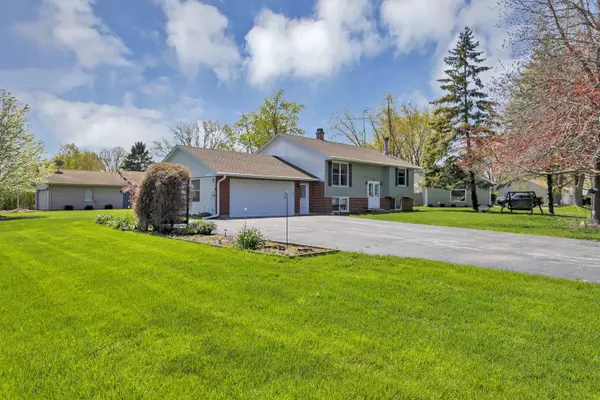 16 W Carol AVE, Cortland, IL 60112