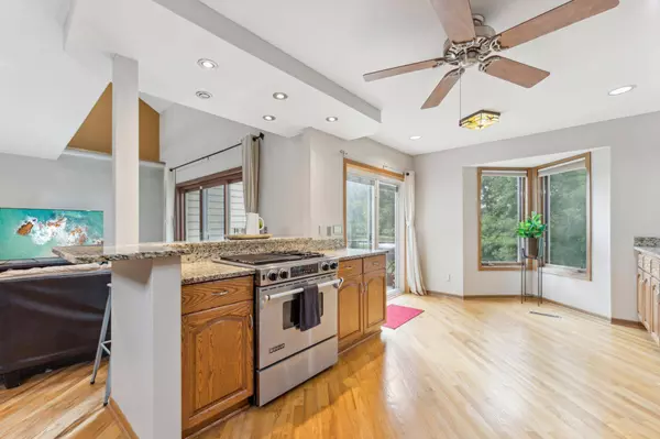 1132 Chelsea CT, New Brighton, MN 55112