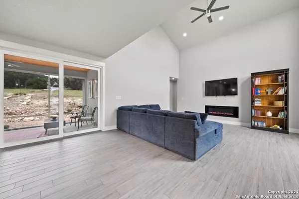 2210 ROCKY RIDGE LOOP, Canyon Lake, TX 78133-2070