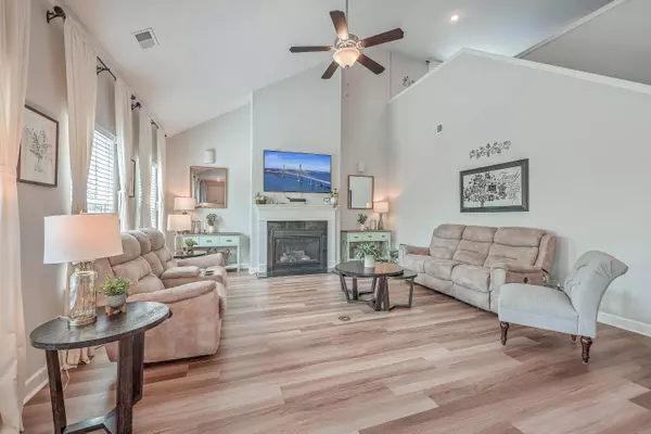 137 Lucca Dr, Summerville, SC 29486