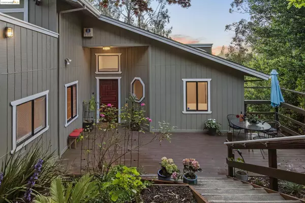 7725 Skyline Blvd, Oakland, CA 94611