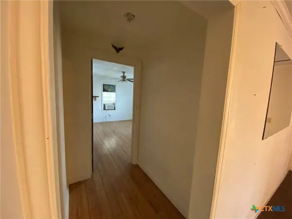 1473 Fm 530, Hallettsville, TX 77964