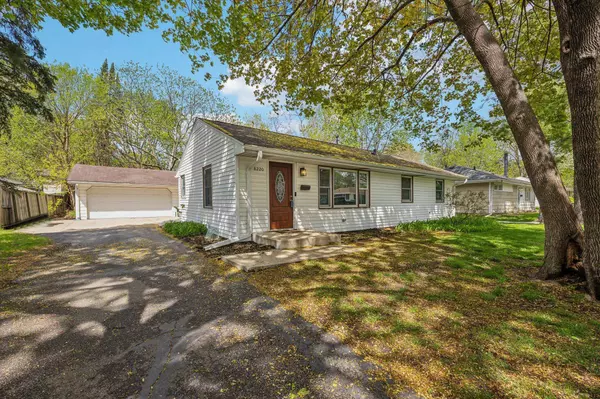 8220 5th AVE S, Bloomington, MN 55420