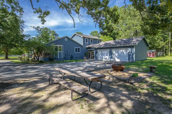 8442 Sulphur Springs Road, Pine Bluff, AR 72150