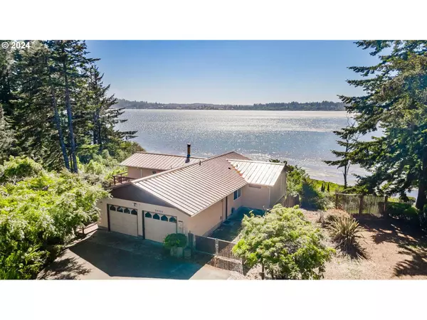 94024 E SHORE DR, North Bend, OR 97459