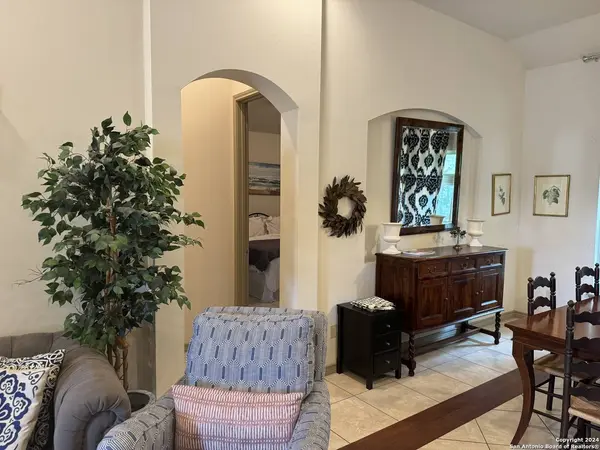 103 SUTTON PL, Uvalde, TX 78801-4767