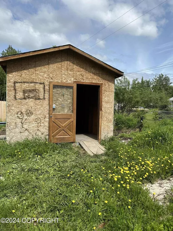 1564 N Pioneer Peak DR, Wasilla, AK 99654