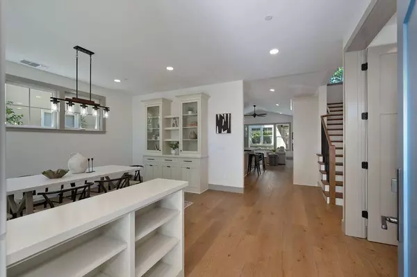 5425 U ST, Sacramento, CA 95817