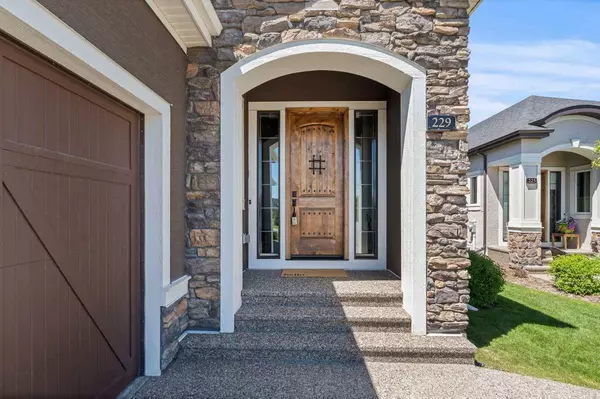 229 Spring Water Close, Heritage Pointe, AB T1S 4K5