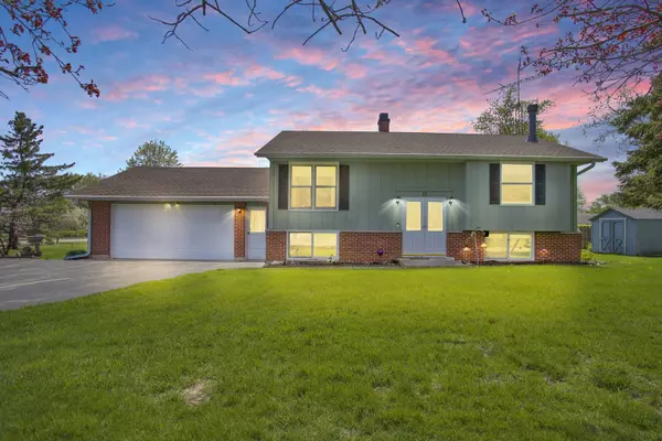 16 W Carol AVE, Cortland, IL 60112