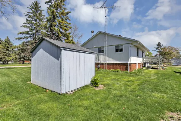 16 W Carol AVE, Cortland, IL 60112