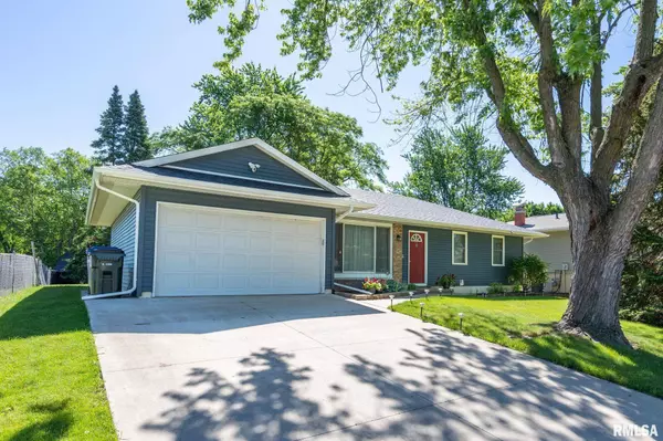 5741 Oak Brook RD, Davenport, IA 52806