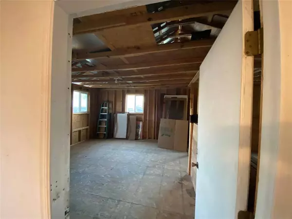 1473 Fm 530, Hallettsville, TX 77964