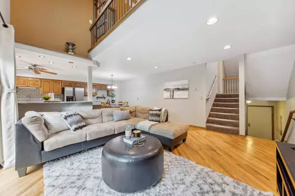 1132 Chelsea CT, New Brighton, MN 55112