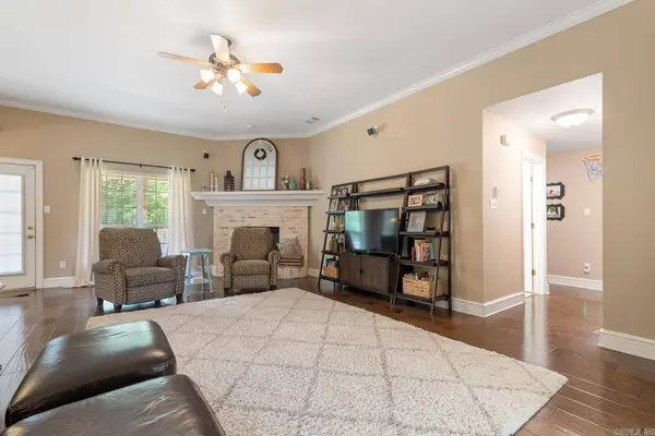 3715 Roxbury Drive, Bryant, AR 72022