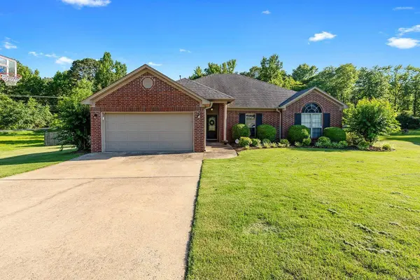 3715 Roxbury Drive, Bryant, AR 72022