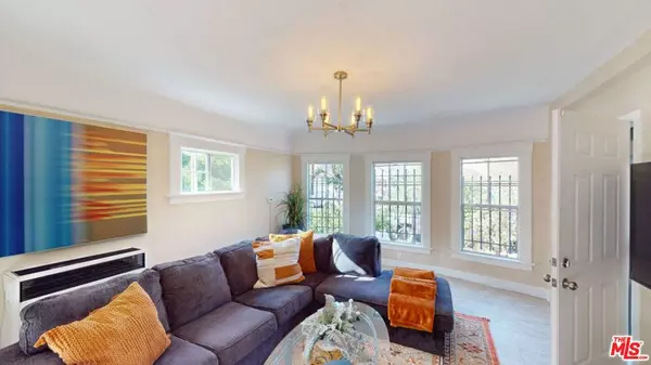 440 E 31st ST, Los Angeles, CA 90011