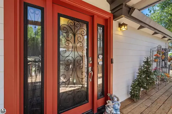 20265 Pleasantview Drive, Groveland, CA 95321-9367