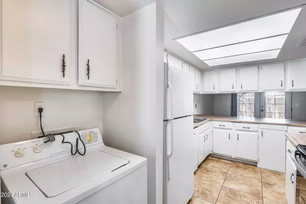 2533 W HAZELWOOD Street #6, Phoenix, AZ 85017