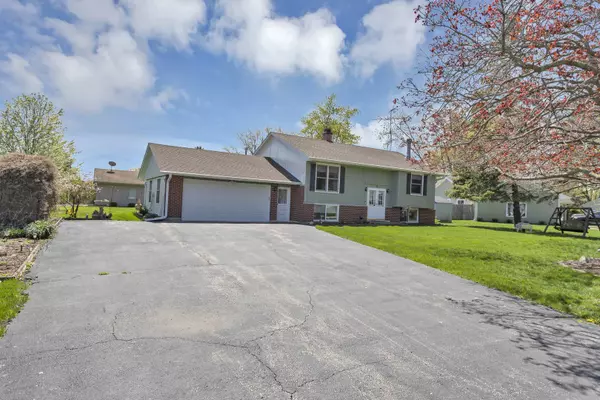 16 W Carol AVE, Cortland, IL 60112