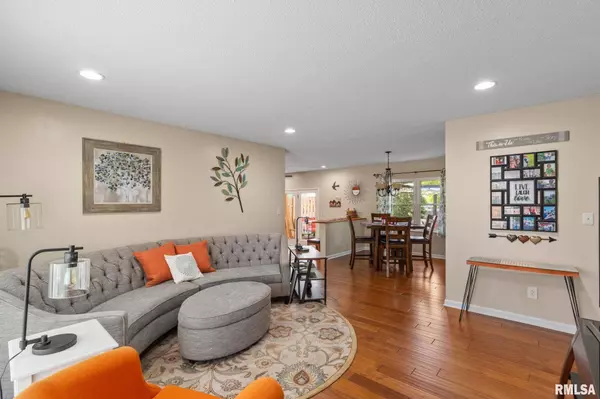 5741 Oak Brook RD, Davenport, IA 52806