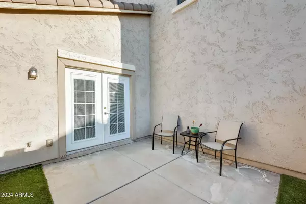 5332 W MOLLY Lane, Phoenix, AZ 85083