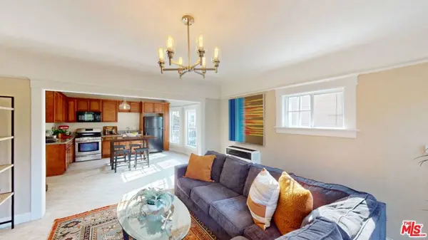 440 E 31st ST, Los Angeles, CA 90011