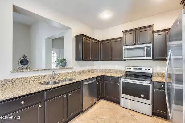 5332 W MOLLY Lane, Phoenix, AZ 85083