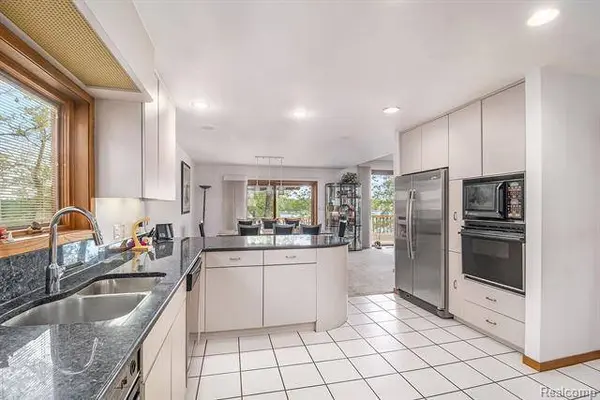 4445 ROLLING PINE Drive, West Bloomfield, MI 48323