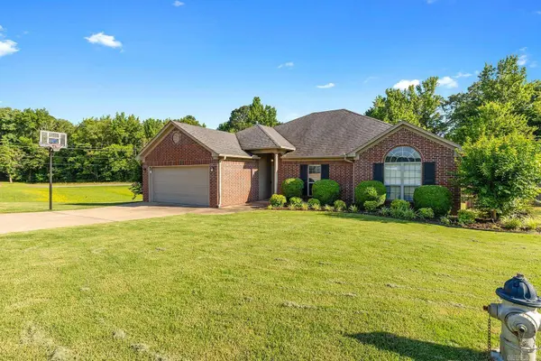 3715 Roxbury Drive, Bryant, AR 72022