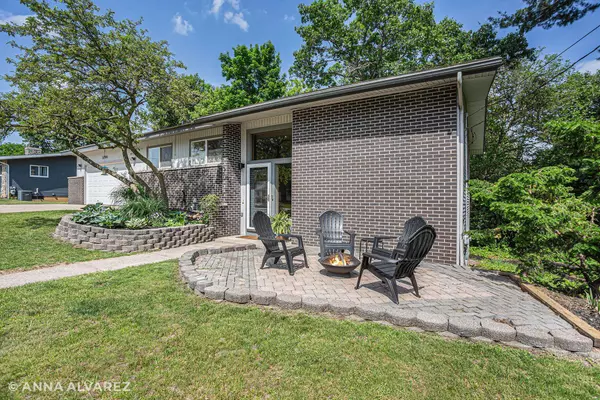 3708 Keeweenaw NE Drive, Grand Rapids, MI 49525