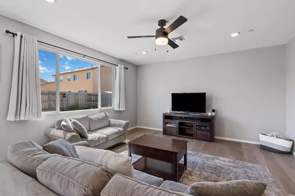 2040 N Redda Road, Fresno, CA 93737